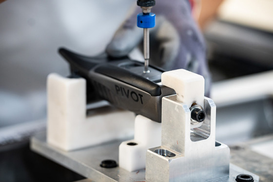  Cracked heel on Pivot 2.0 Fine cover on the Pivot 2.0 